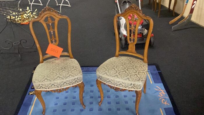 2 Stühle